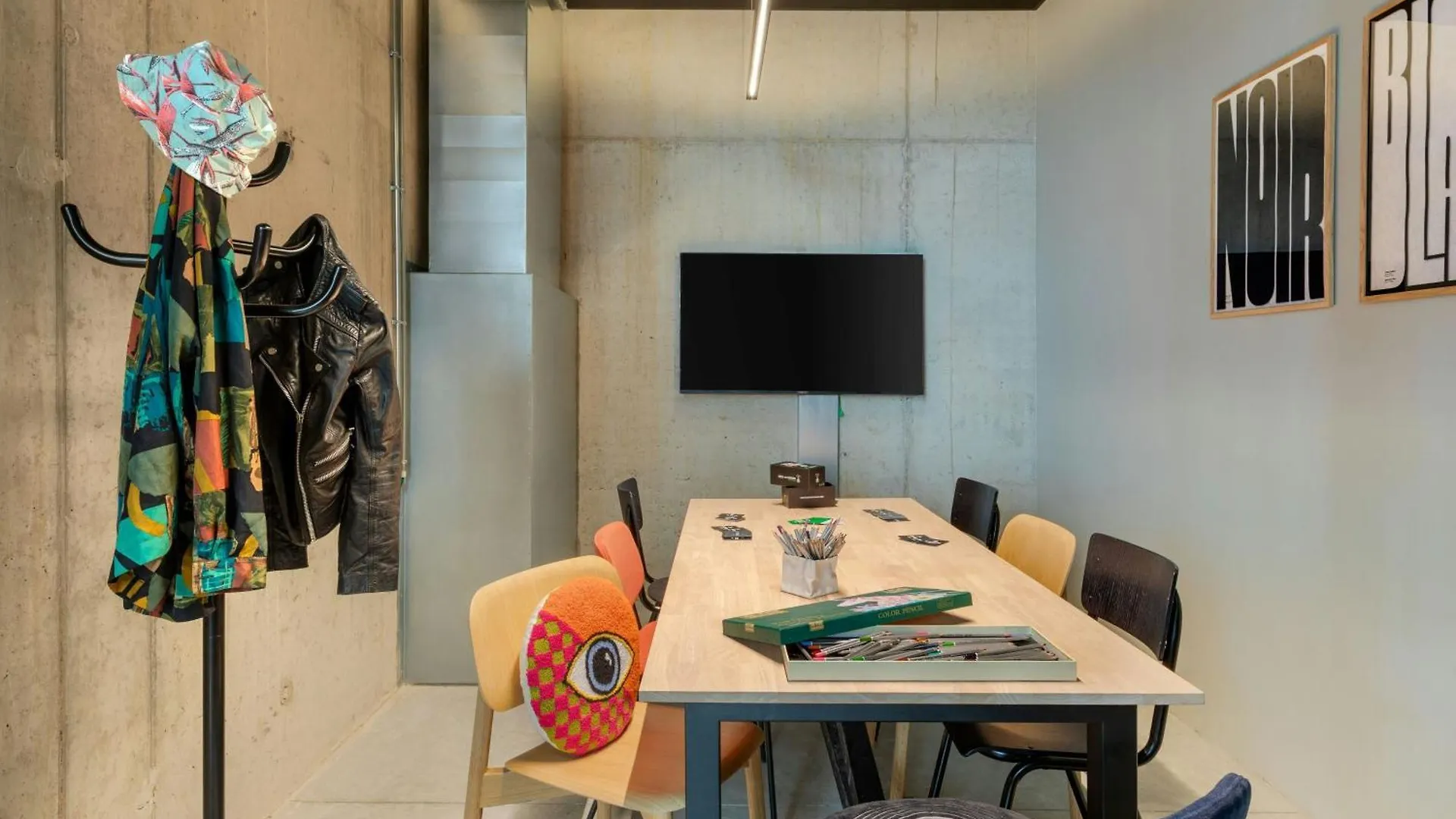 Moxy Antwerp Hotel 0*,