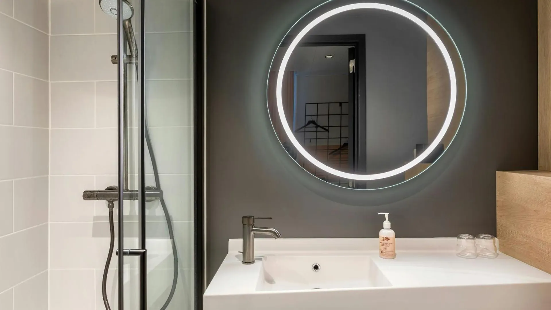 Moxy Antwerp Hotel 0*,  Belgium